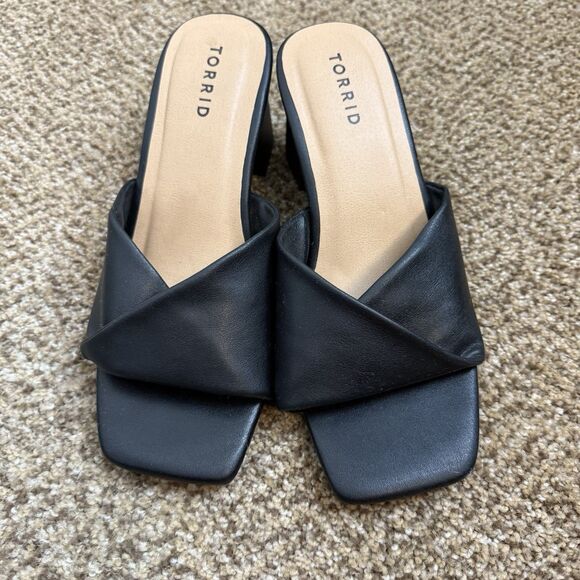 Torrid Twist Front Block Heeled Black Mule Faux Leather Womens Size 8.5WW - Picture 3 of 13